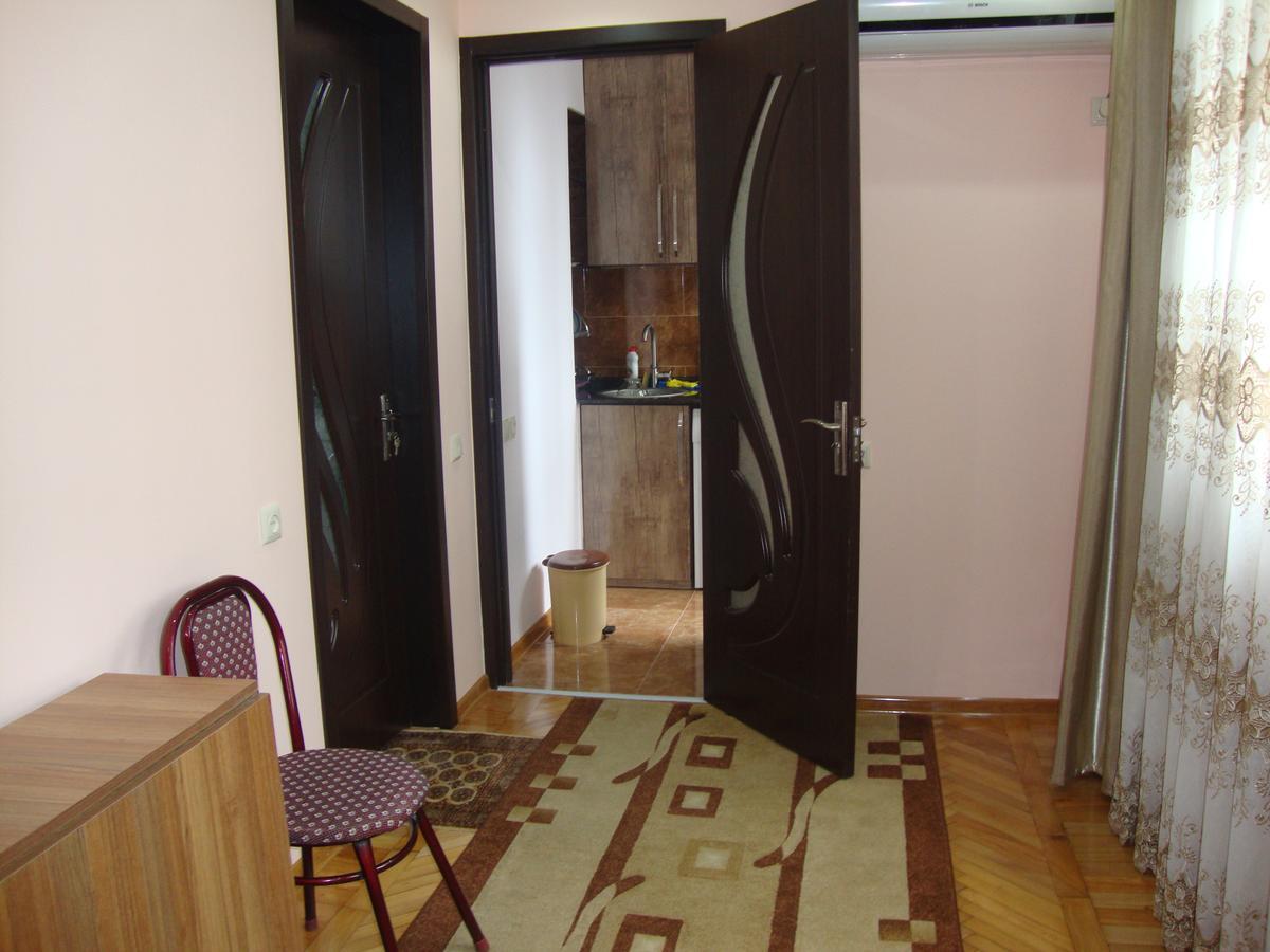 Madona'S House Apartment Batumi Ngoại thất bức ảnh