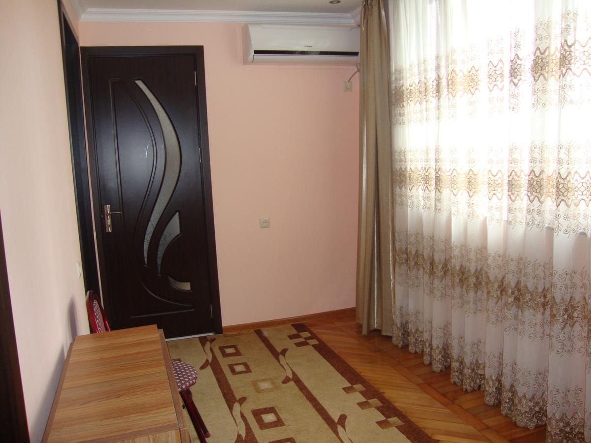 Madona'S House Apartment Batumi Ngoại thất bức ảnh